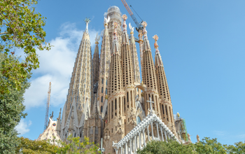 Barcelona City Highlights & Sagrada Familia Tour – Barcelona, Spain
